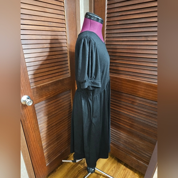 Womens Short Puff Sleeve Dress, Round Neck, Empire Waist Dress - Picture 3 of 7